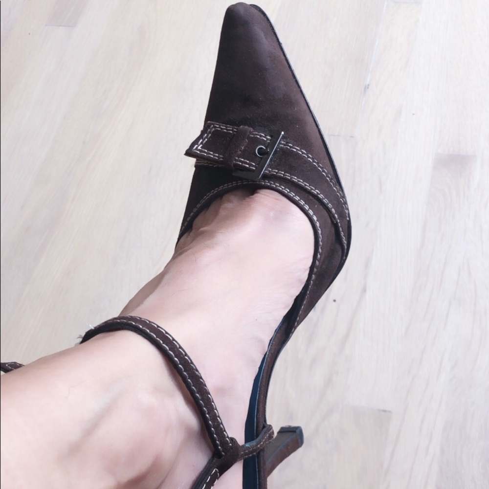 Beautiful shoes, worn twice on studio setting.